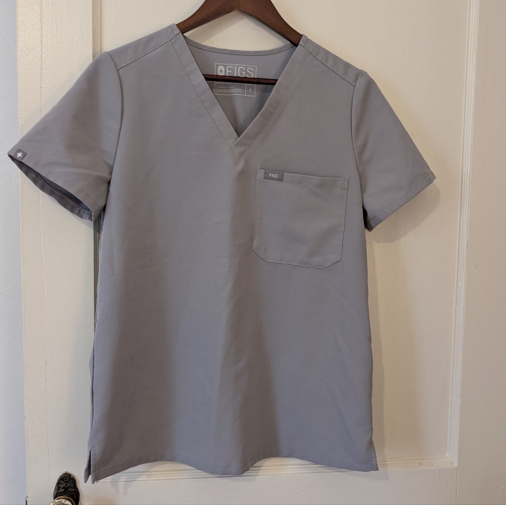 Figs Scrubs Catarina One Pocket Top Gray Small